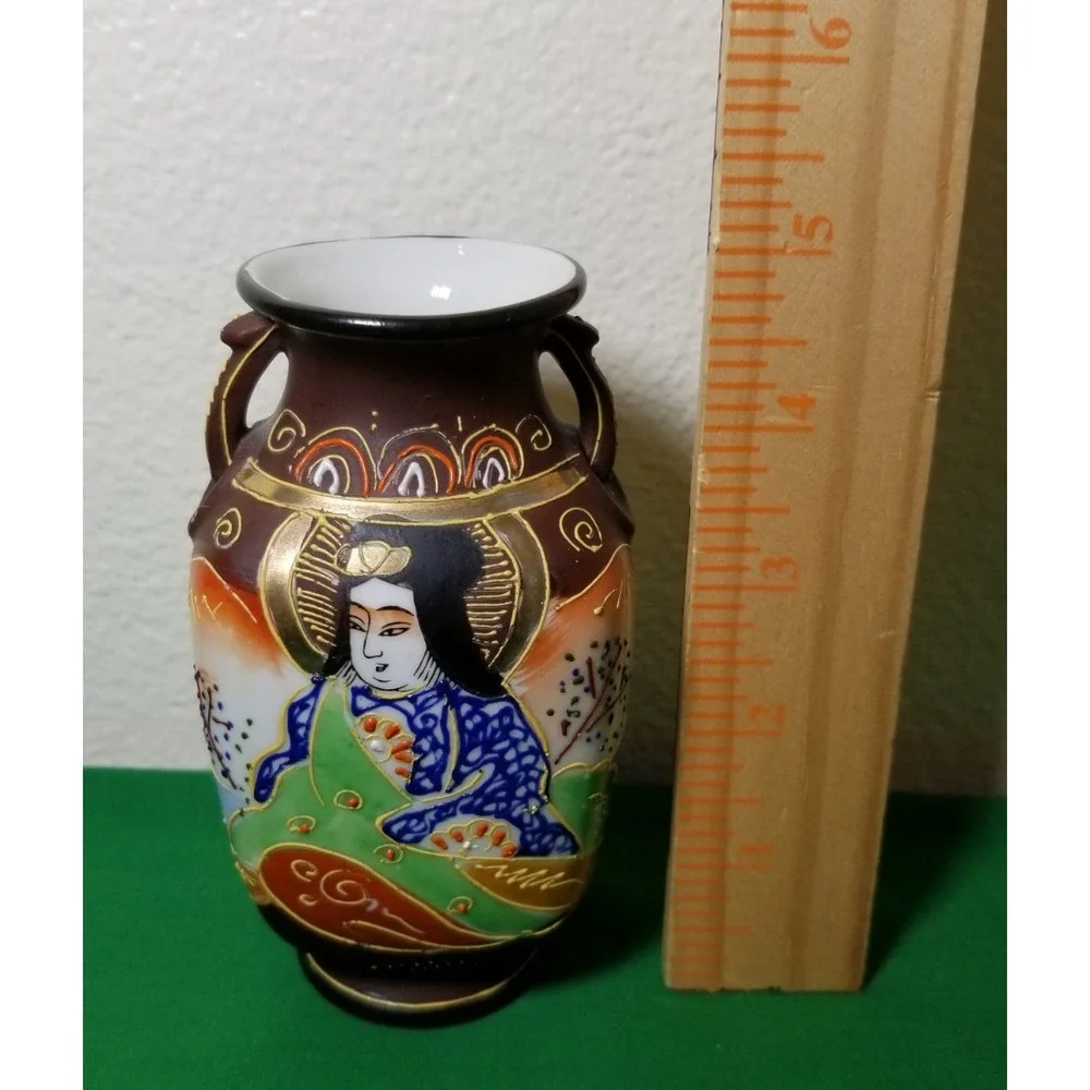 Satsuma Moriage Ware Vase Featuring The Empress Hand Painted Vintage Japanese